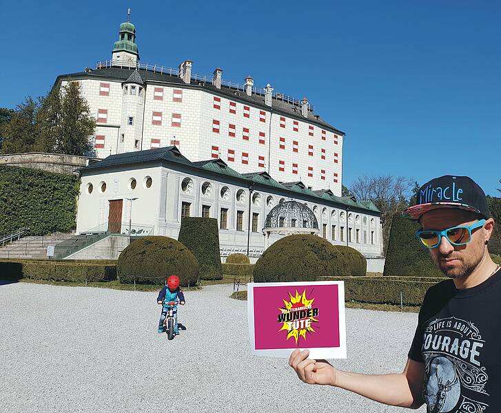 Thomas Schafferer davanti al castello di Ambras
